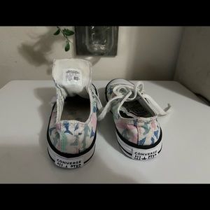 Little girls shoes size 13